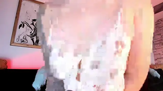 LolaXXXperience online show from December 5, 2025, 12:04 pm