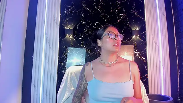 Snapshot of LolaXXXperience chatting on September 23, 2025, 11:17 am LolaXXXperience online show from September 23, 2025, 11:17 am