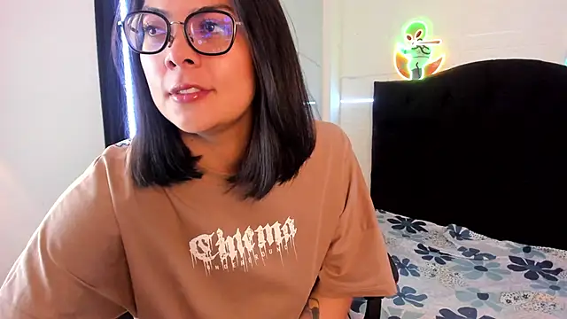 Snapshot of LolaXXXperience chatting on September 17, 2025, 11:12 am LolaXXXperience online show from September 17, 2025, 11:12 am