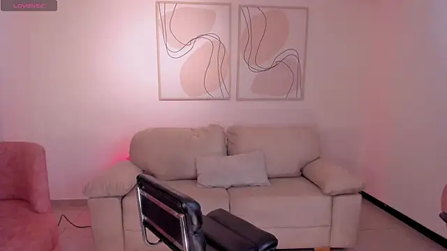 Snapshot of SussyBellX chatting on September 30, 2025, 8:37 pm SussyBellX online show from September 30, 2025, 8:37 pm