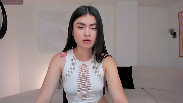 LucyWeiss  online show from October 2, 2025, 8:01 pm