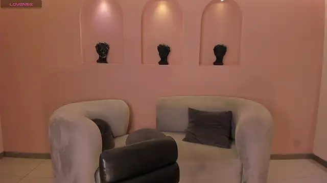 Snapshot of LaurentConnor chatting on September 21, 2025, 11:54 pm LaurentConnor online show from September 21, 2025, 11:54 pm