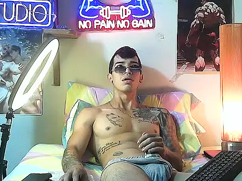 Strongcockfitness online show from October 23, 2025, 4:05 pm