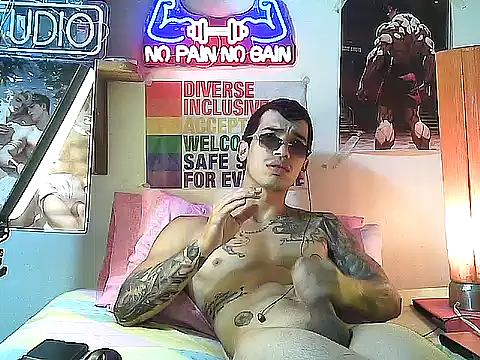 Strongcockfitness online show from September 17, 2025, 6:21 pm