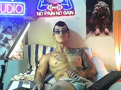 Strongcockfitness online show from October 17, 2025, 6:53 pm