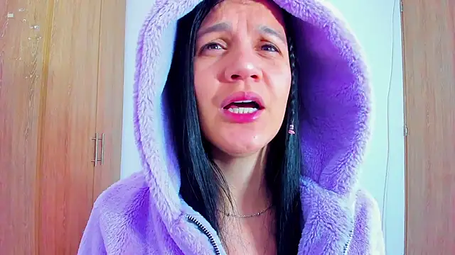 Snapshot of Marahanson chatting on November 2, 2025, 2:22 pm Marahanson online show from November 2, 2025, 2:22 pm