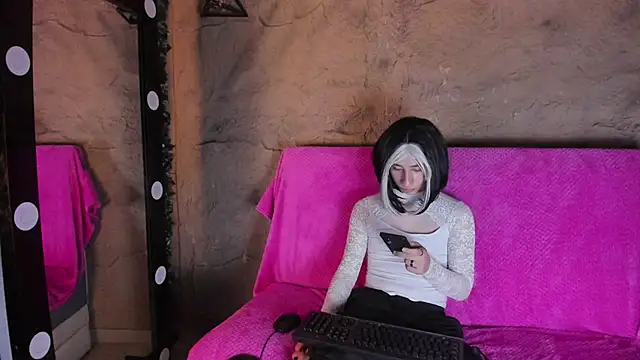 Charlottee slave online show from October 29, 2025, 3:27 am