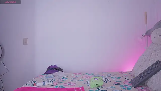 Rebecah 1 online show from September 23, 2025, 12:56 pm