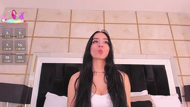 Snapshot of RoxyLior chatting on March 4, 2026, 11:07 am RoxyLior online show from March 4, 2026, 11:07 am