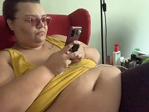 Snapshot of taydeebear chatting on October 17, 2025, 5:37 pm taydeebear online show from October 17, 2025, 5:37 pm