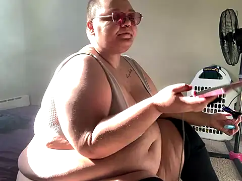 Snapshot of taydeebear chatting on October 29, 2025, 5:12 pm taydeebear online show from October 29, 2025, 5:12 pm