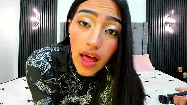 Snapshot of Parys_Hot chatting on November 6, 2025, 3:21 am Parys Hot online show from November 6, 2025, 3:21 am