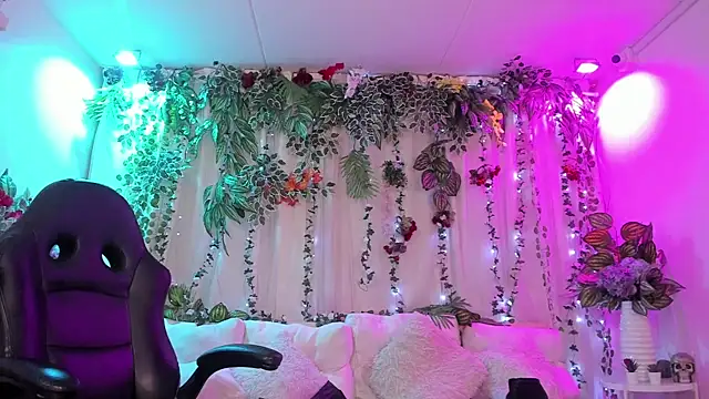 Snapshot of DarkVelvetMistress chatting on October 26, 2025, 10:15 am DarkVelvetMistress online show from October 26, 2025, 10:15 am