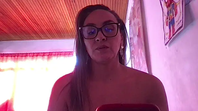 1Venus Black online show from September 11, 2025, 1:22 pm
