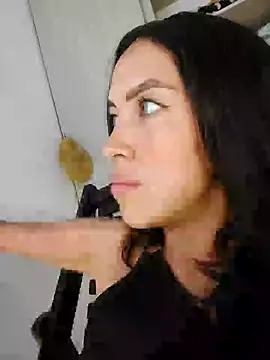 Lina Bedoya online show from September 12, 2025, 5:51 am