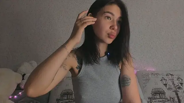 ArianaWalker77 online show from September 24, 2025, 3:24 am