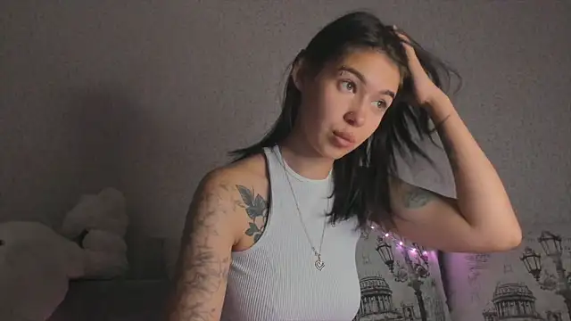 ArianaWalker77 online show from September 27, 2025, 3:23 am