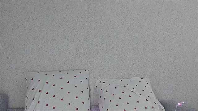 ArianaWalker77 online show from September 30, 2025, 3:12 am