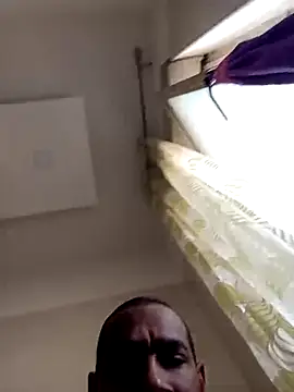 estrogeni online show from April 9, 2026, 8:20 am