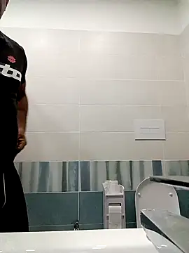 Snapshot of estrogeni chatting on October 31, 2025, 9:54 pm estrogeni online show from October 31, 2025, 9:54 pm