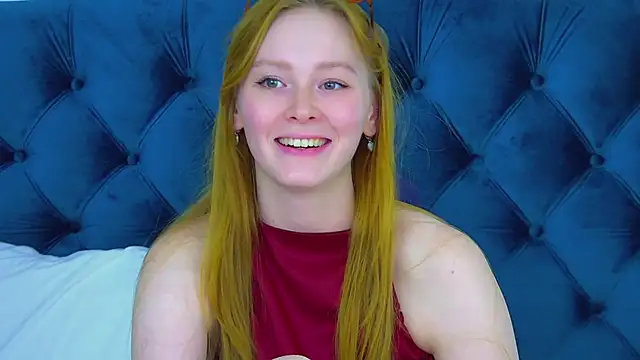 Snapshot of AgataFoxley chatting on October 8, 2025, 6:41 pm AgataFoxley online show from October 8, 2025, 6:41 pm