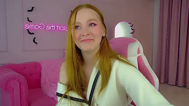 Snapshot of AgataFoxley chatting on October 20, 2025, 7:09 am AgataFoxley online show from October 20, 2025, 7:09 am