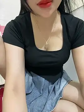 Snapshot of _sury00_ chatting on October 5, 2025, 12:18 pm  sury00  online show from October 5, 2025, 12:18 pm