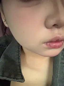 yaoyao-30 online show from September 10, 2025, 8:13 am