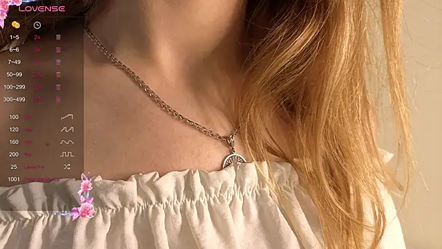 Snapshot of Sue_Sanders chatting on September 19, 2025, 10:19 am Sue Sanders online show from September 19, 2025, 10:19 am