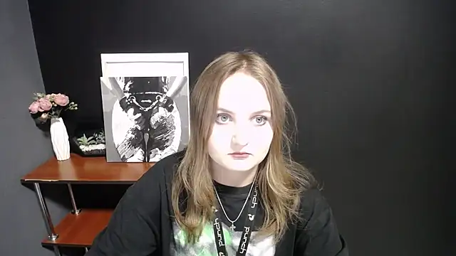 Mystic nikole online show from September 11, 2025, 12:38 pm