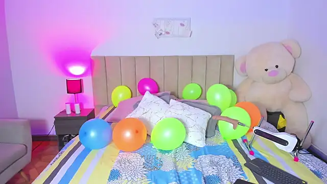 Hill Brownie online show from November 8, 2025, 12:52 pm