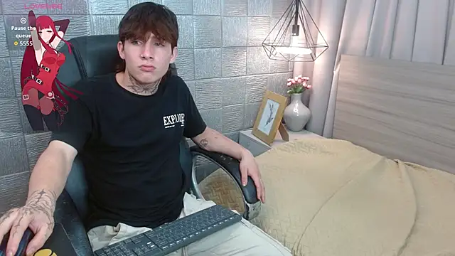 Snapshot of Iantwink18 chatting on September 14, 2025, 8:20 pm Iantwink18 online show from September 14, 2025, 8:20 pm