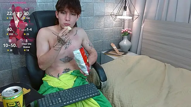 Snapshot of Iantwink18 chatting on September 15, 2025, 9:59 pm Iantwink18 online show from September 15, 2025, 9:59 pm