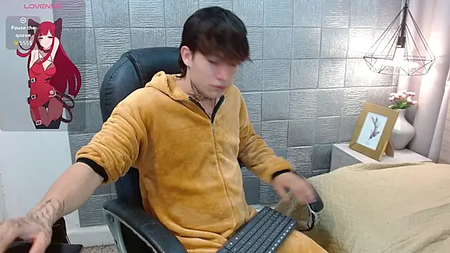 Snapshot of Iantwink18 chatting on September 18, 2025, 5:38 pm Iantwink18 online show from September 18, 2025, 5:38 pm