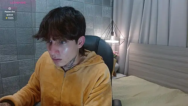 Snapshot of Iantwink18 chatting on September 9, 2025, 9:30 am Iantwink18 online show from September 9, 2025, 9:30 am