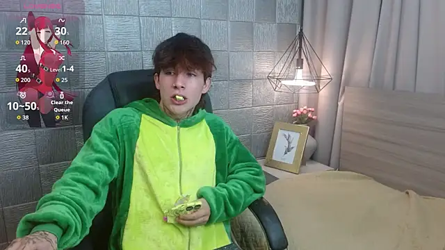 Snapshot of Iantwink18 chatting on September 14, 2025, 4:35 am Iantwink18 online show from September 14, 2025, 4:35 am