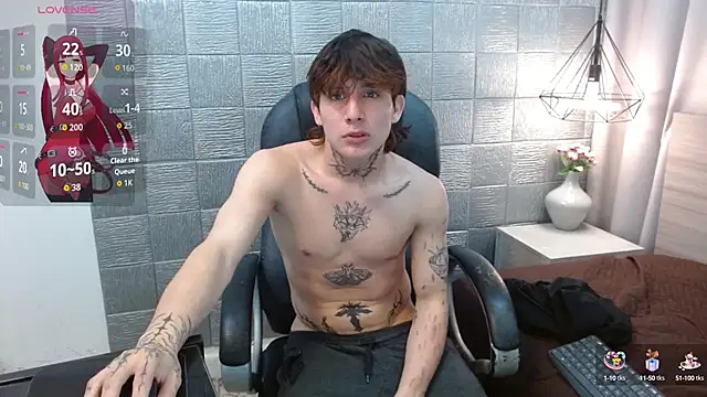 Snapshot of Iantwink18 chatting on September 23, 2025, 11:23 pm Iantwink18 online show from September 23, 2025, 11:23 pm