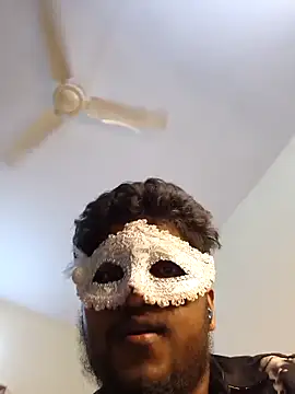 Snapshot of Family02 chatting on September 26, 2025, 4:14 pm Family02 online show from September 26, 2025, 4:14 pm