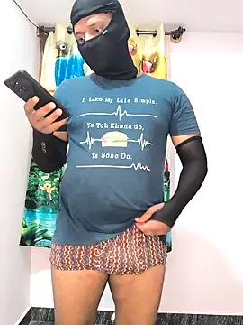 Family02 online show from March 27, 2026, 5:58 pm