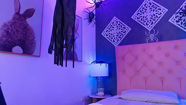 Snapshot of Maia_Reficco chatting on October 20, 2025, 12:17 pm Maia Reficco online show from October 20, 2025, 12:17 pm