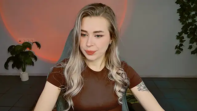 Snapshot of AdelLoyss chatting on September 20, 2025, 9:14 am AdelLoyss online show from September 20, 2025, 9:14 am