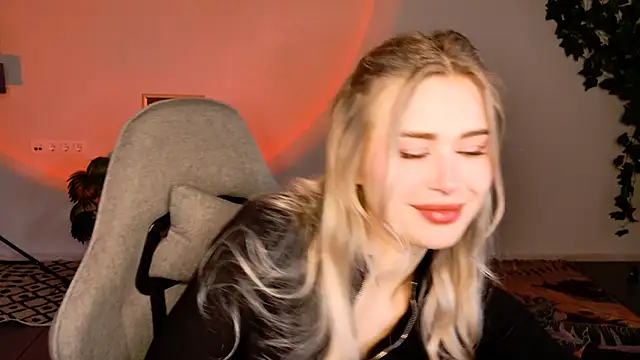 Snapshot of AdelLoyss chatting on October 2, 2025, 9:12 am AdelLoyss online show from October 2, 2025, 9:12 am