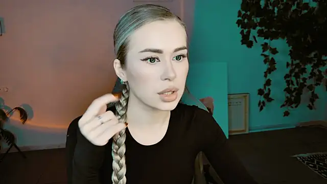 Snapshot of AdelLoyss chatting on October 29, 2025, 1:10 pm AdelLoyss online show from October 29, 2025, 1:10 pm