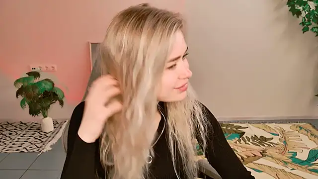 Snapshot of AdelLoyss chatting on September 30, 2025, 9:15 am AdelLoyss online show from September 30, 2025, 9:15 am