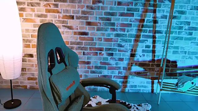 Snapshot of AdelLoyss chatting on October 7, 2025, 2:07 pm AdelLoyss online show from October 7, 2025, 2:07 pm