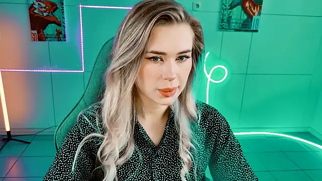 Snapshot of AdelLoyss chatting on September 22, 2025, 9:15 am AdelLoyss online show from September 22, 2025, 9:15 am