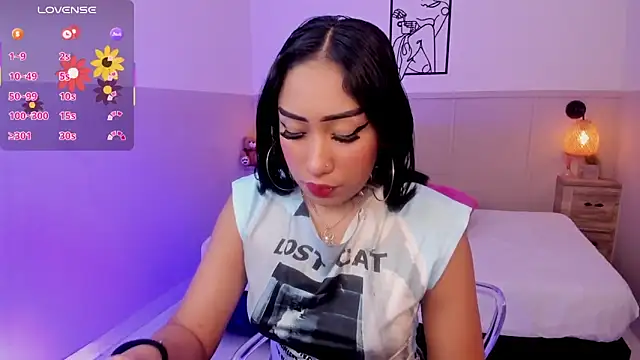 Snapshot of RebecaRush4 chatting on October 27, 2025, 3:29 am RebecaRush4 online show from October 27, 2025, 3:29 am