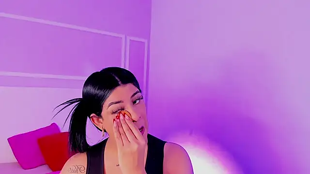 Snapshot of TianaGlow26 chatting on February 11, 2026, 6:41 pm TianaGlow26 online show from February 11, 2026, 6:41 pm