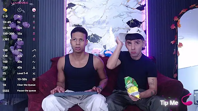 Snapshot of SpicyBoys_X chatting on October 17, 2025, 1:20 am SpicyBoys X online show from October 17, 2025, 1:20 am