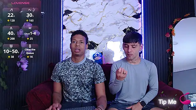 Snapshot of SpicyBoys_X chatting on November 11, 2025, 11:20 pm SpicyBoys X online show from November 11, 2025, 11:20 pm